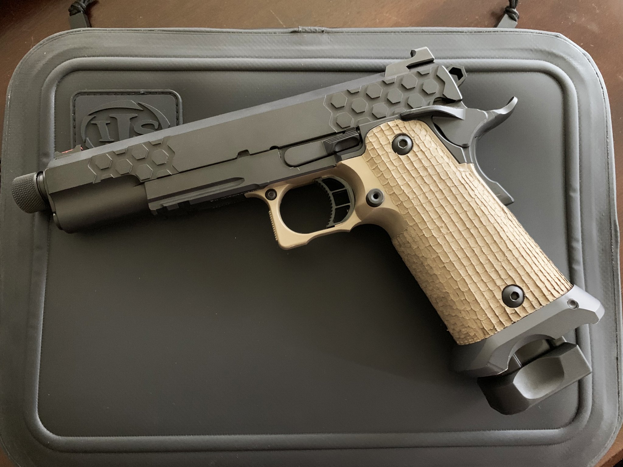 Sidearms & Scatterguns - STI Hex-Tac 5.0 9mm | Sniper's Hide Sidearms & Scatterguns - STI Hex-Tac 5.0 9mm | Sniper's Hide