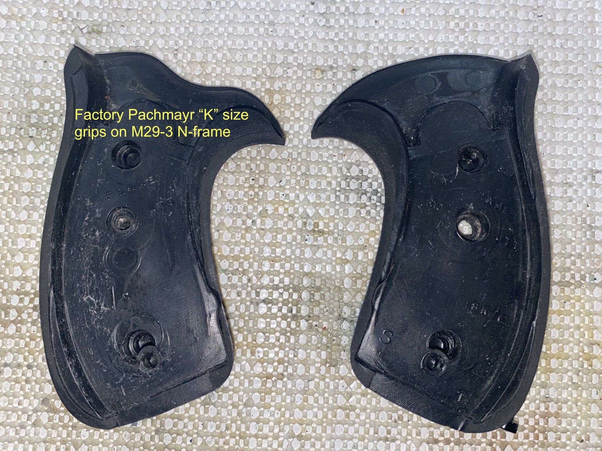 IMG_3066SMITH & WESSON 29-3 PACHMAYR FACTORY GRIPS DIFFERENT FRAME LETTERS 05.11.22 copy.jpg