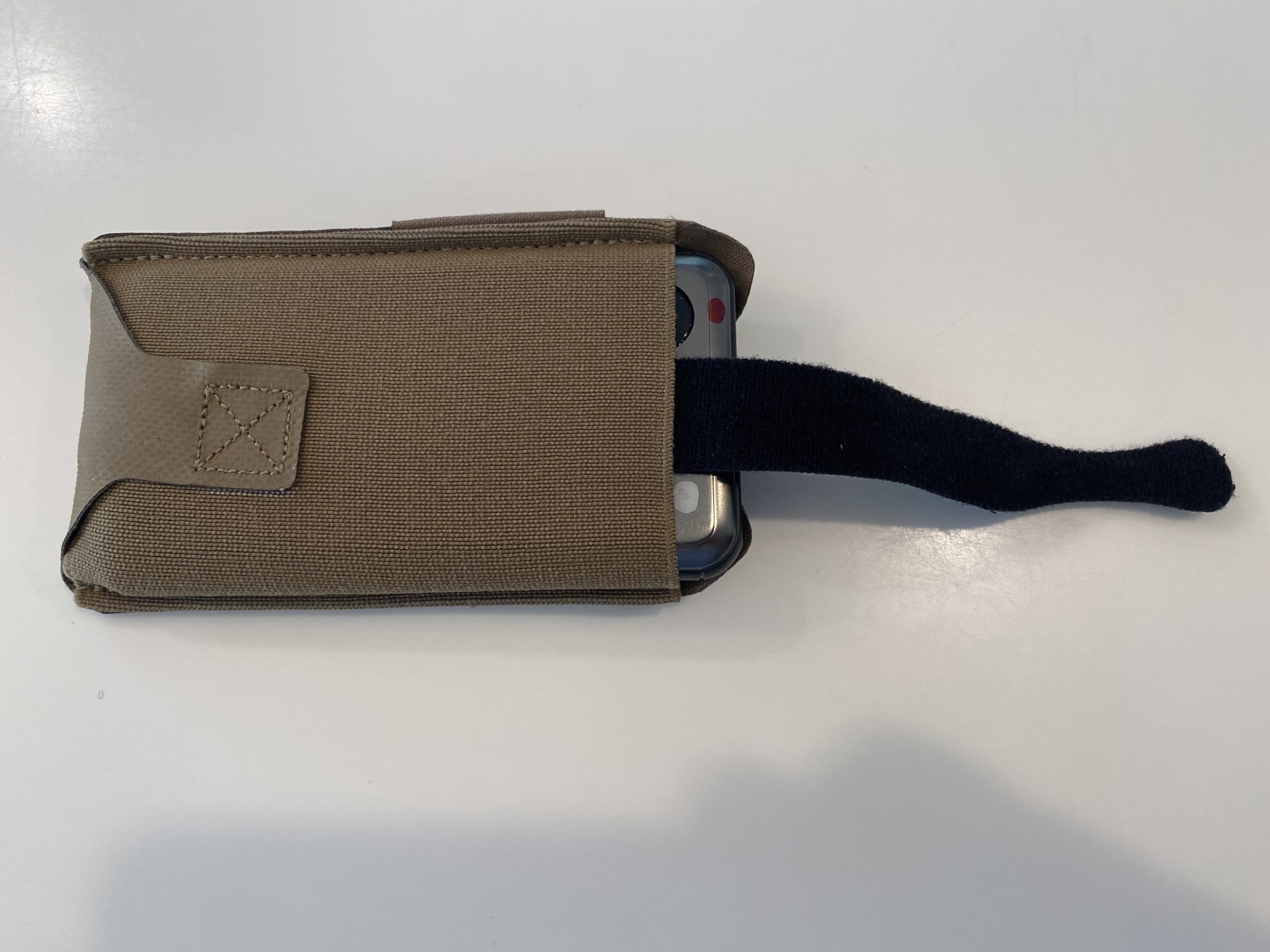 IMG_3235LABRADAR BLUE FORCE GEAR BATTERY VELCRO POUCH.jpg