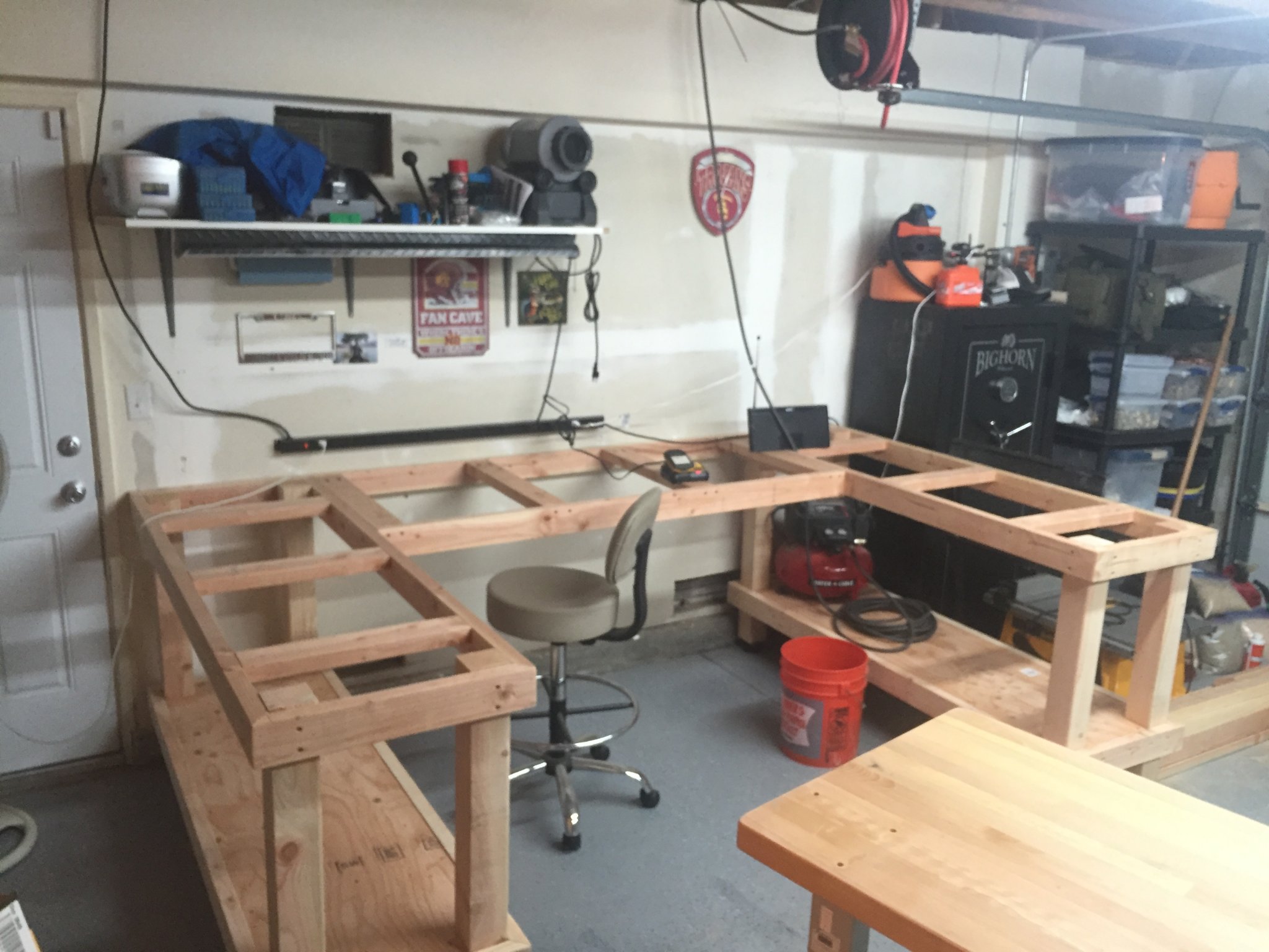 Building a clearance reloading bench