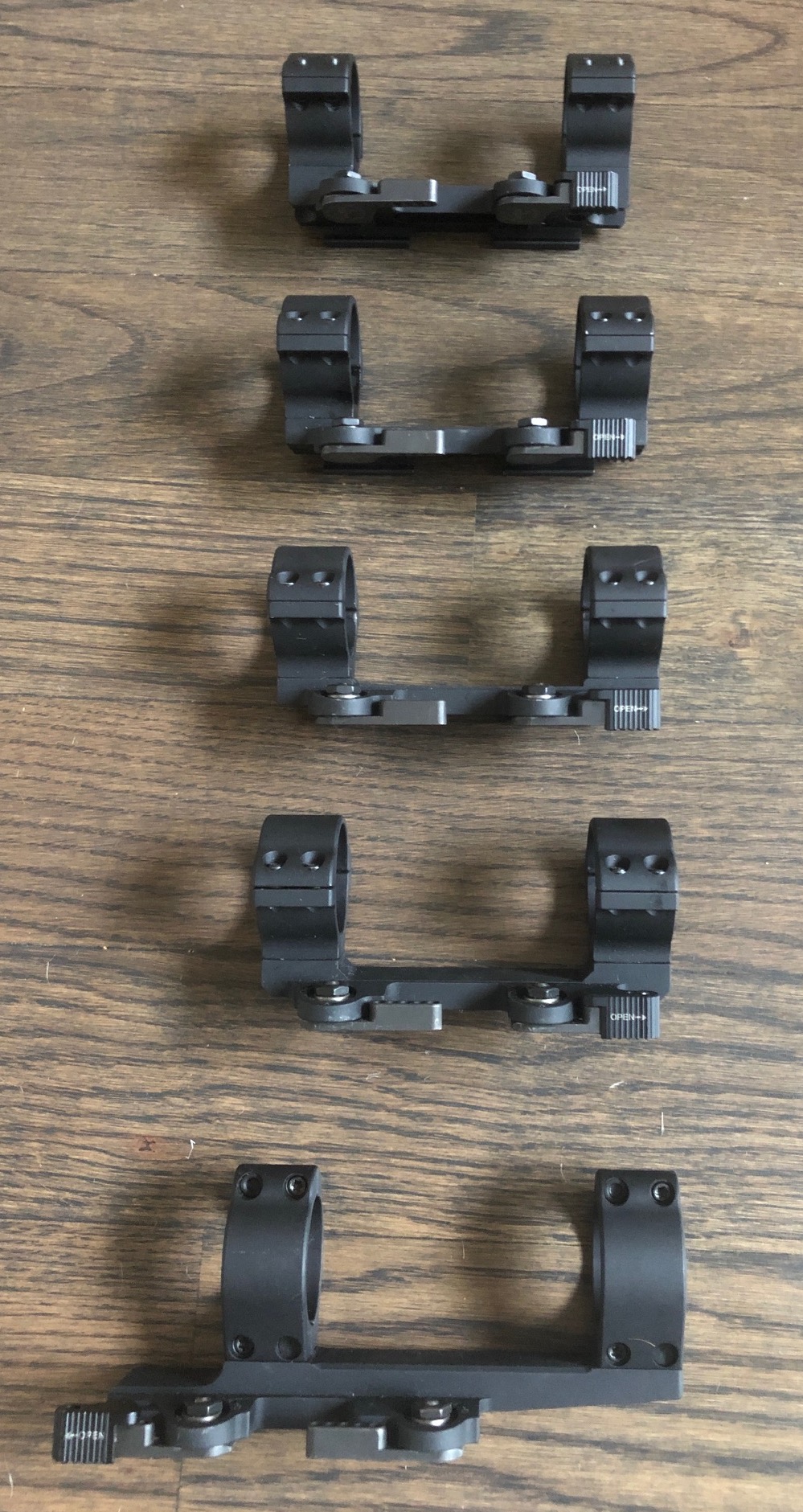 7060976