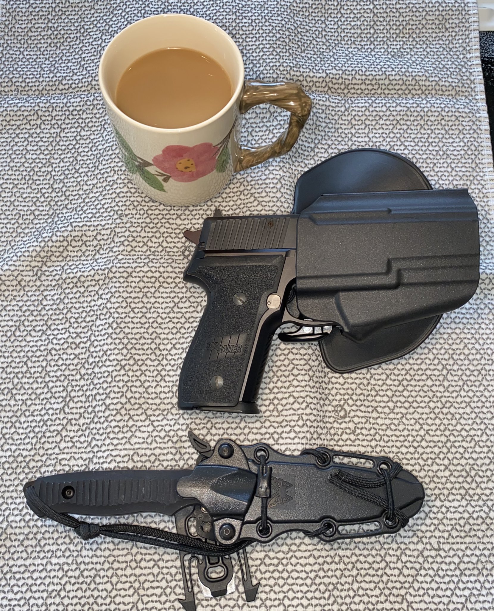 IMG_7408Sig P228 Emerson Fixed Blade Locking Sheath with Coffee Photos copy.jpg