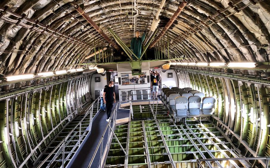 inside 747.jpg