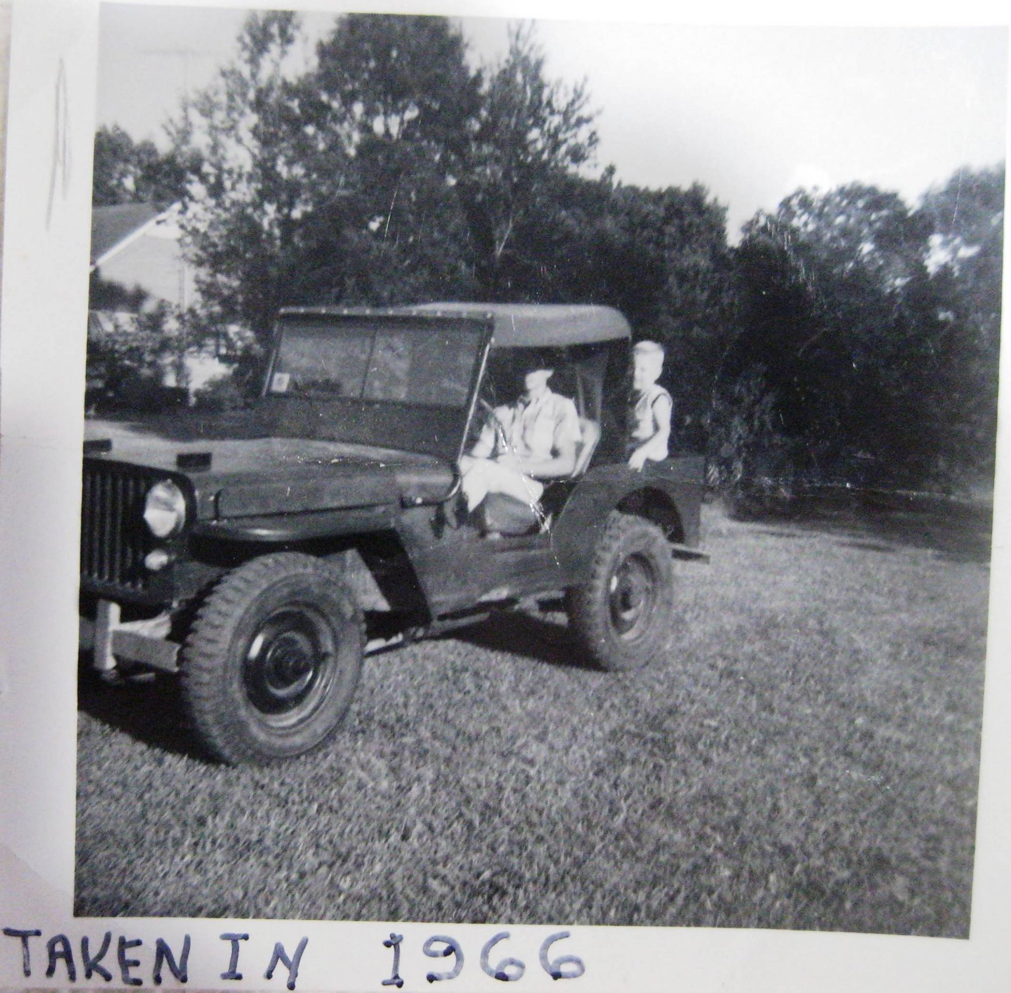 Jeep 1944 - Copy.JPG