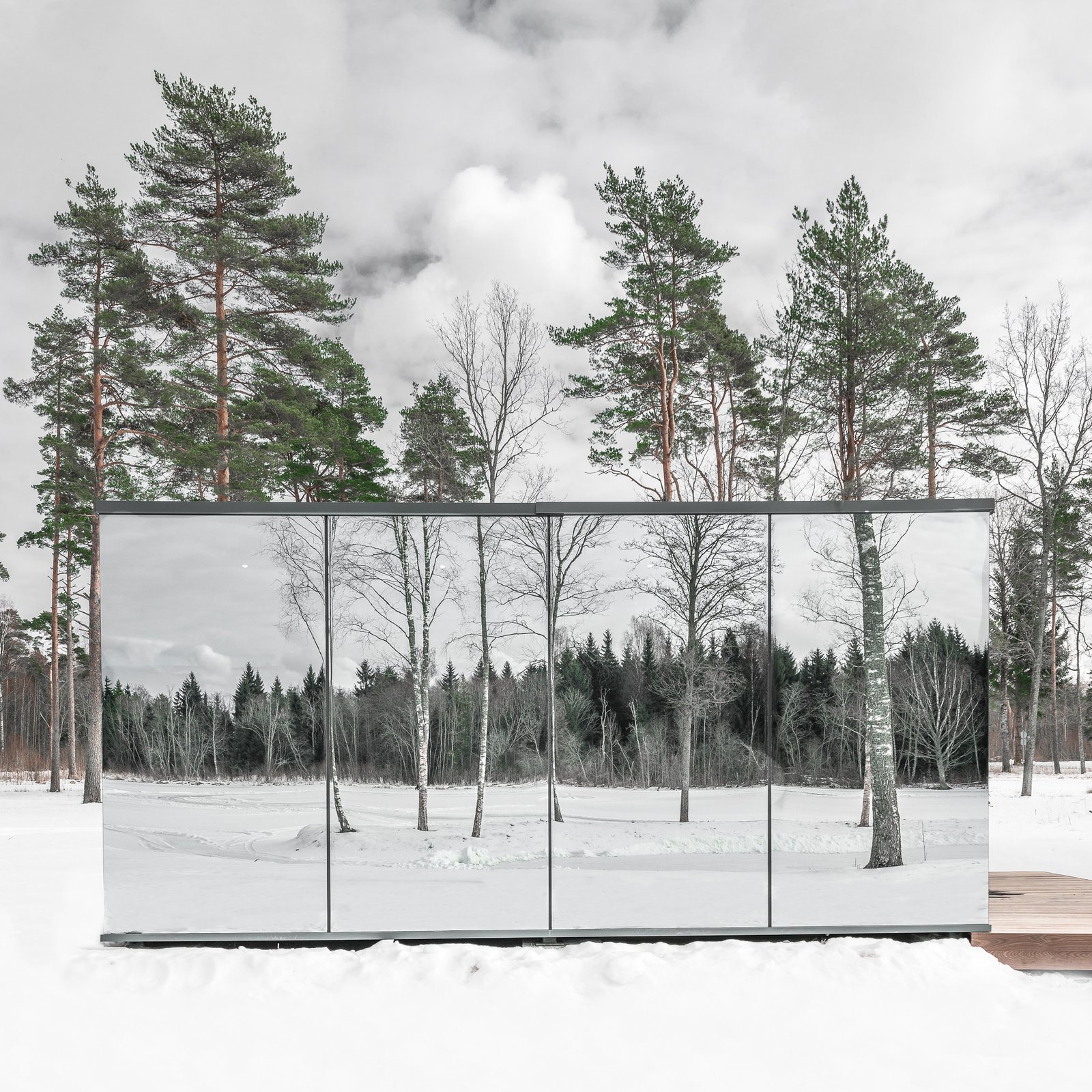 just-outside-estonia-is-the-ood-hotel-a-prefabricated-mirrored-house-that-can-be-plunked-down-...jpg