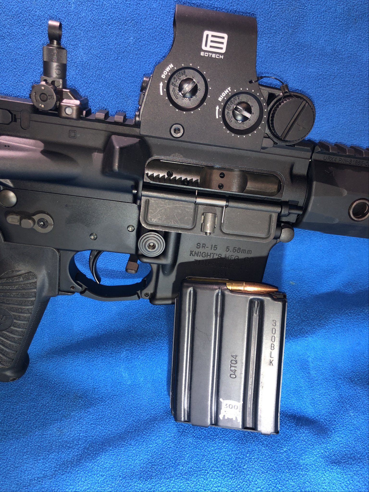 KAC 300 Blackout Eotech XPS2 with D&H Magazines 4431 copy.JPG