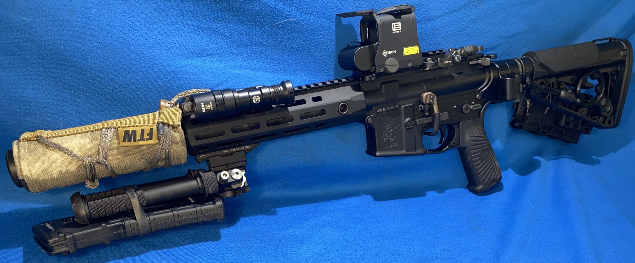 KAC 9.5" SR30 Mod2 E3 300 Blackout 11.28.20 IMG_7028 copy.jpg