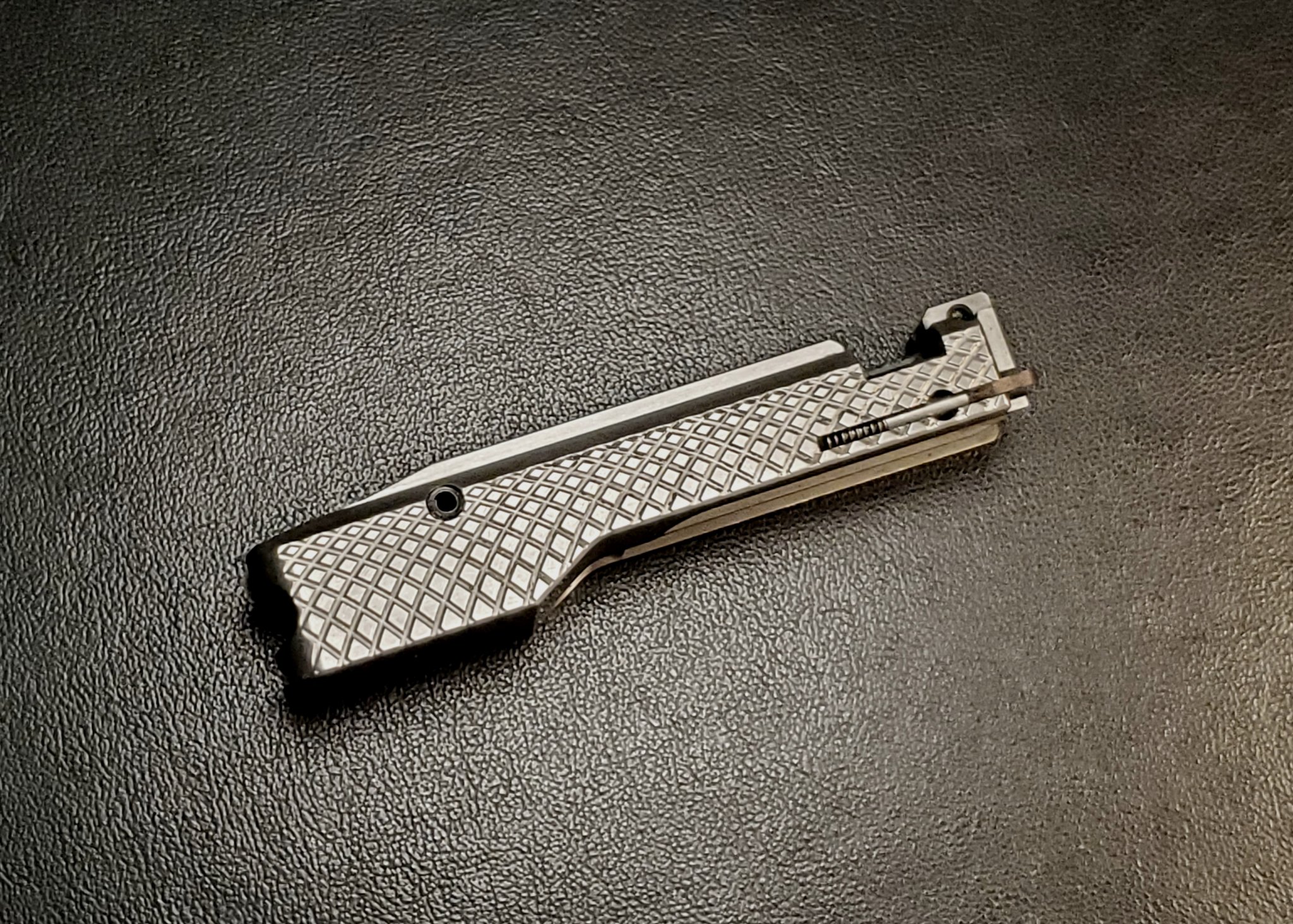 KIDD 1022 bolt.jpg