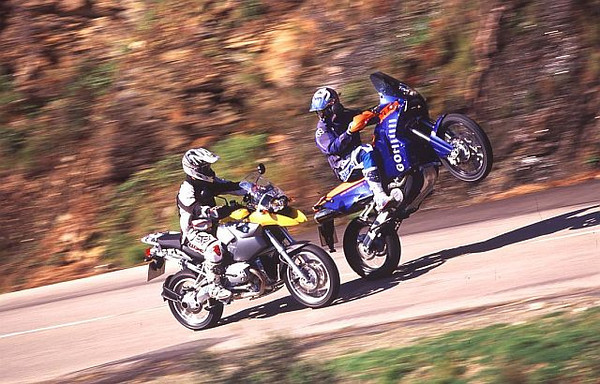 ktm-bmw-wheelie-M.jpg