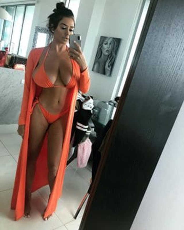 Large-Boobs13.jpg