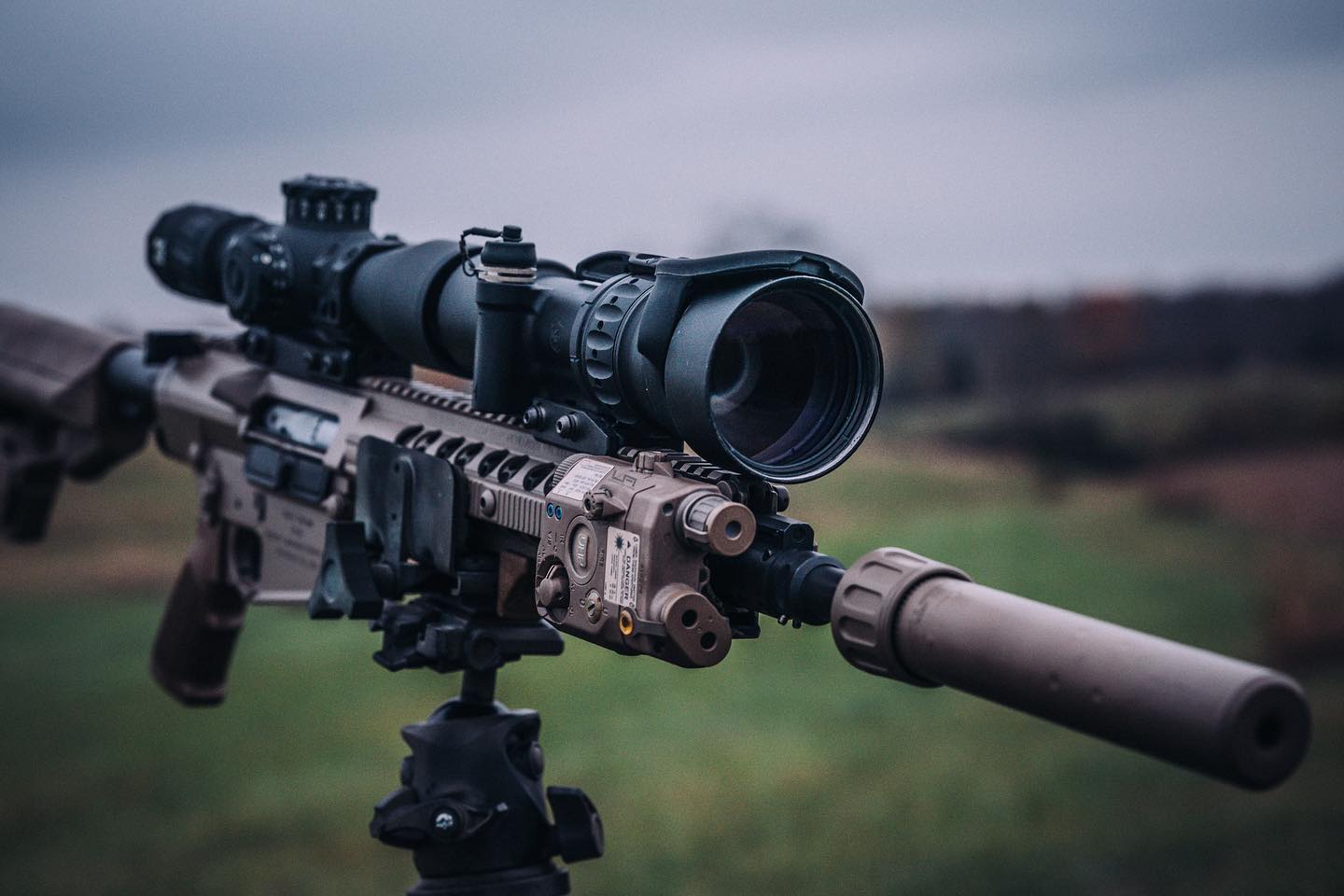 Licentia ZC420 clip on.jpg