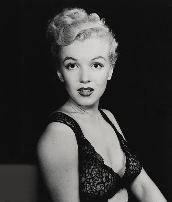 Marilyn_Monroe_bra_lingerie.jpg