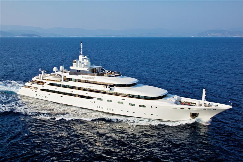 mega yacht.jpg