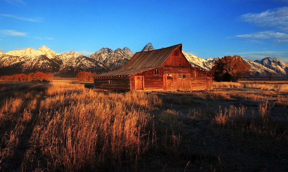 mtn barn.jpg