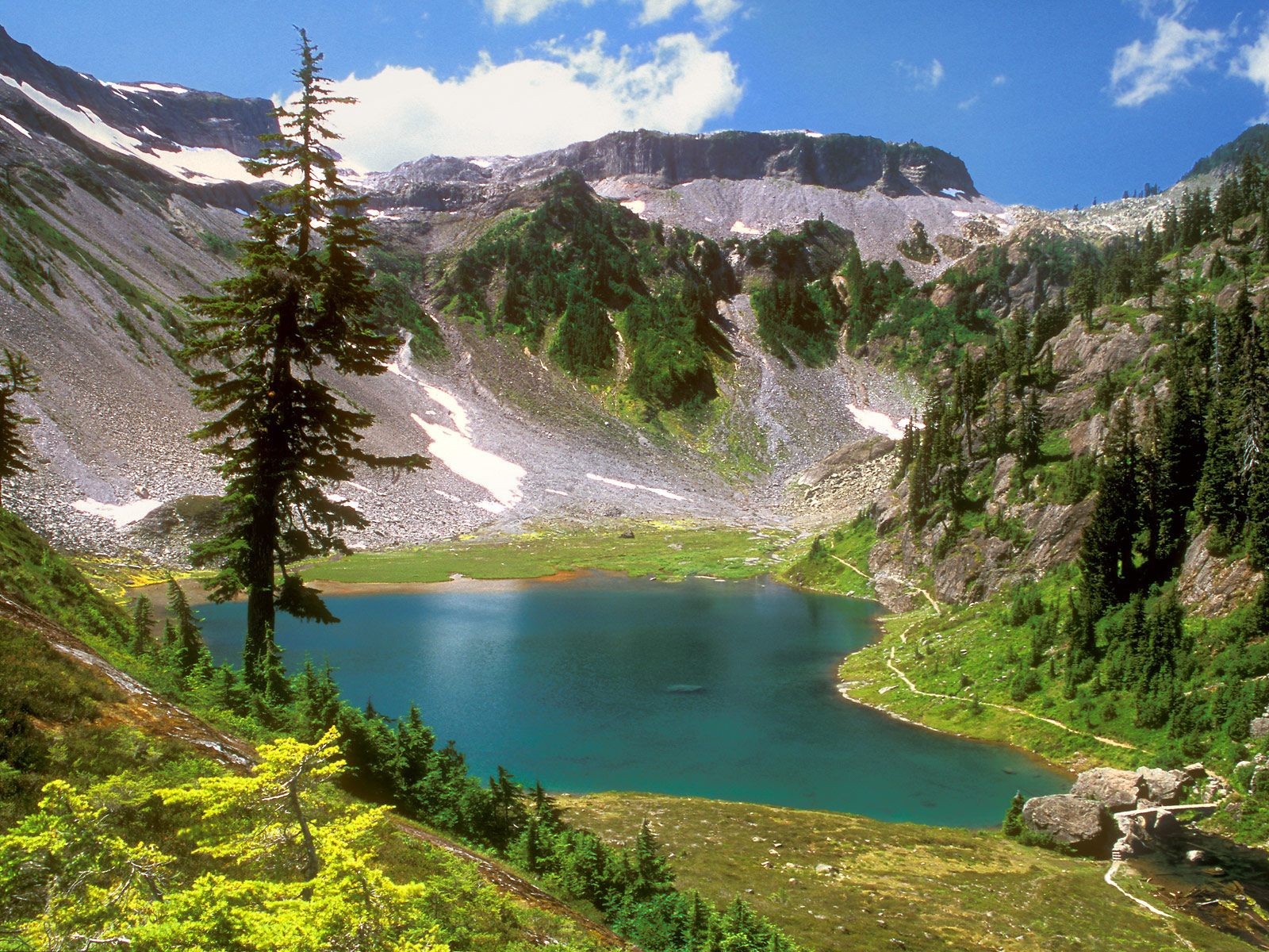 Nature___Mountains_Mountain_landscape_with_trees_and_a_lake_043832_.jpeg