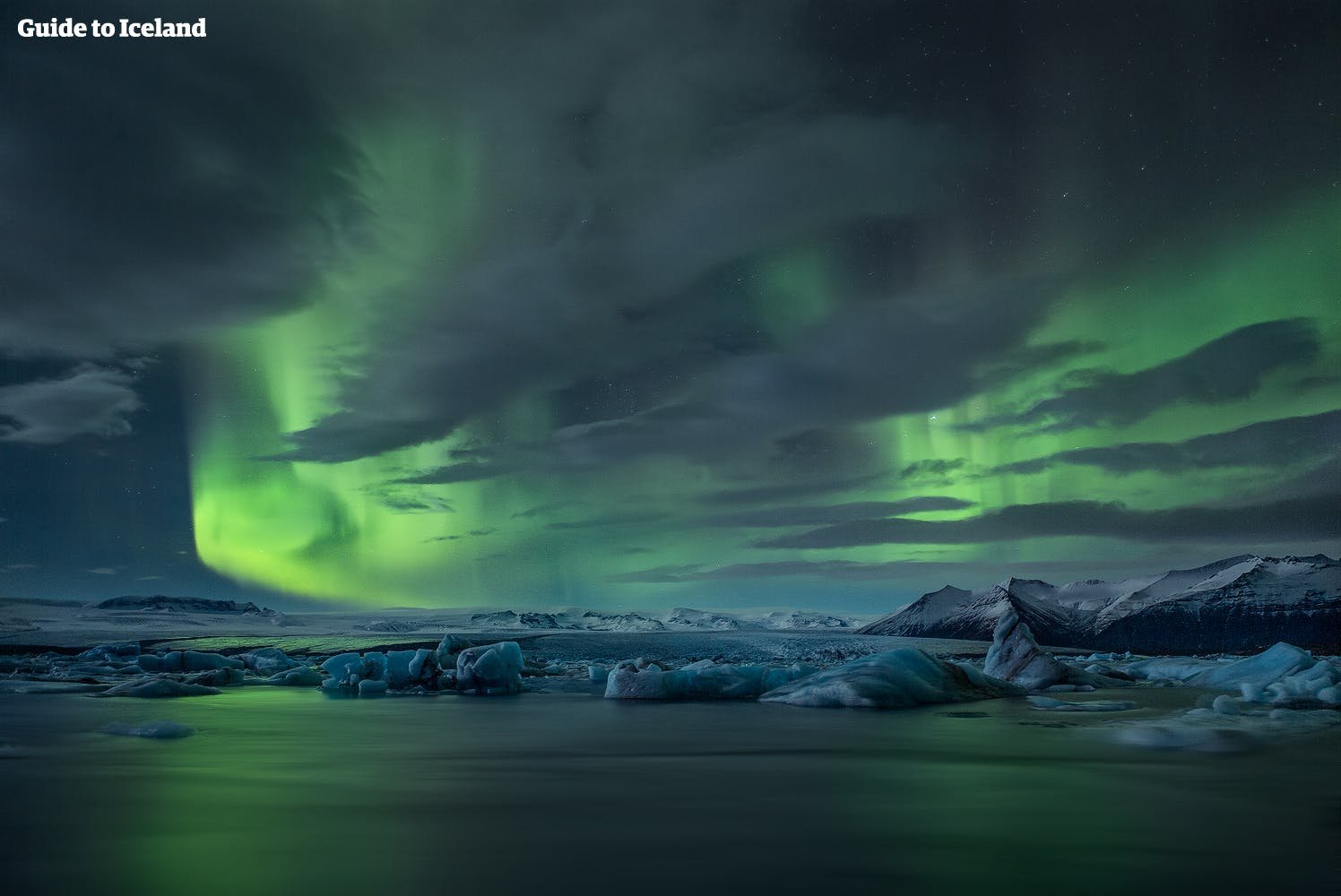 northern-lights-glimmering-over-joekulsarlon-glacier-lagoon-8.jpg.1014d4aa970418877cfc704c346c...jpg