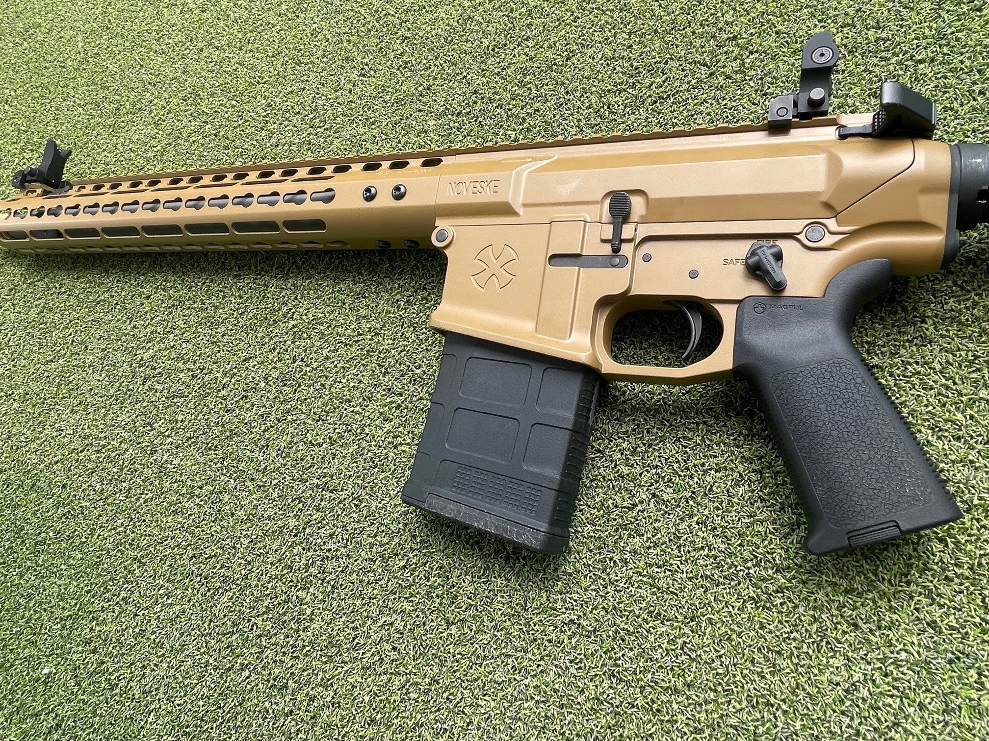 Noveske N6 (Zoom).jpg