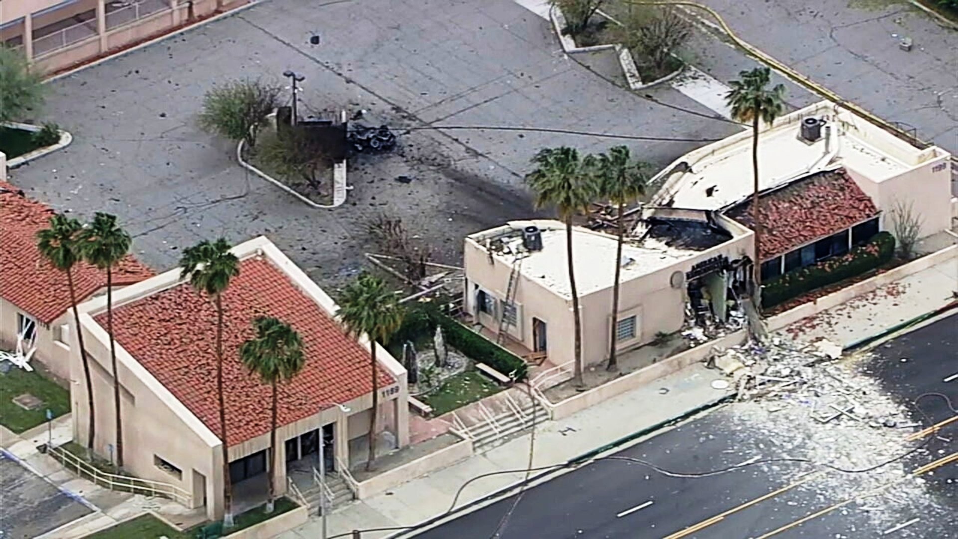 palm-springs-aerials-main-ht-jt-250517_1747515837239_hpMain_16x9.jpg