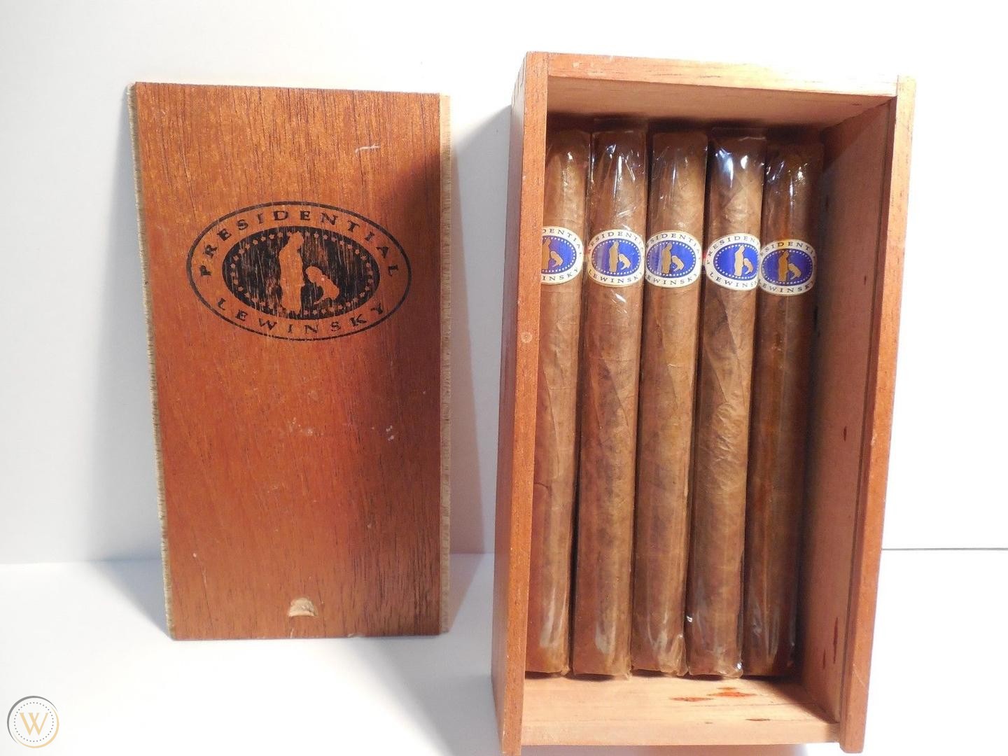 presidential-lewinsky-cigars-box_1_05ac1c87f741eb4219497baebff33865.jpg