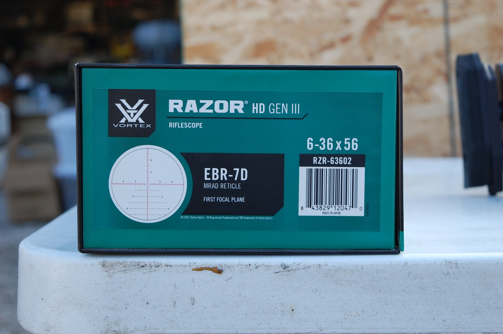Razor Box.JPG