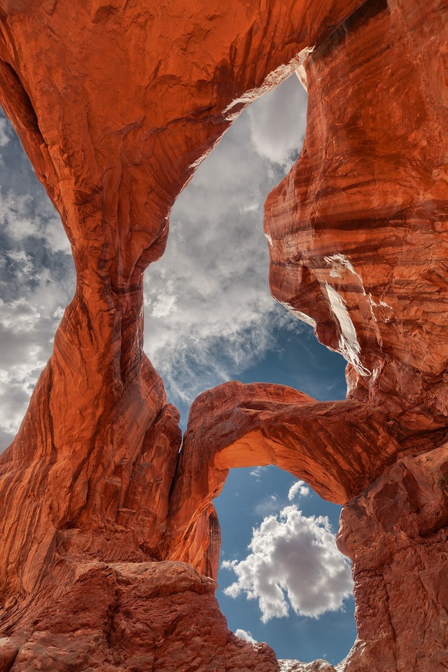 red rock arch.jpeg