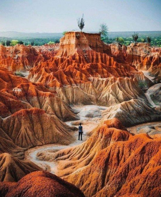 red rocks.png