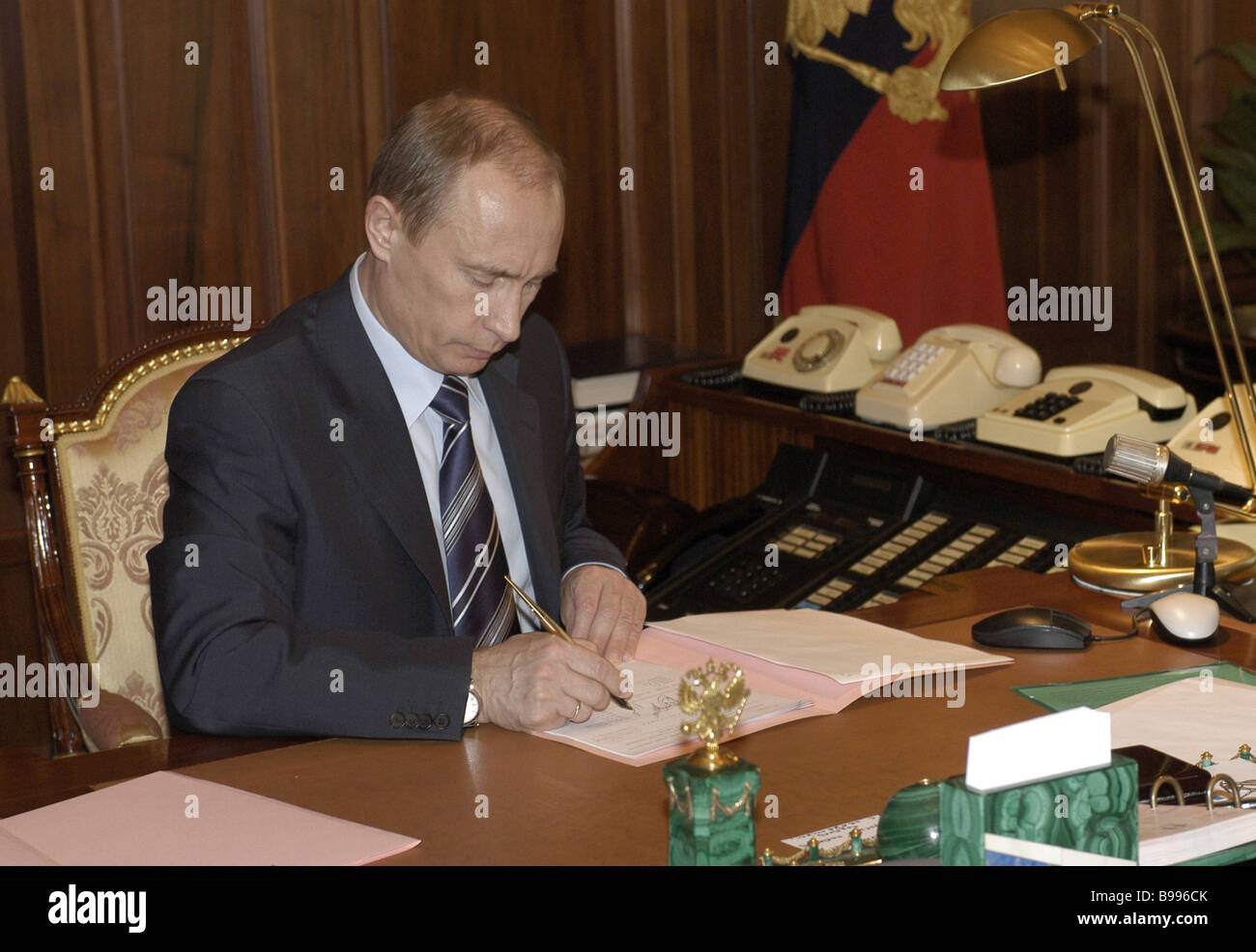 russia-s-president-vladimir-putin-in-his-kremlin-office-b996ck.jpg