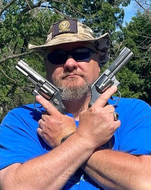 S&W 686 x 2.jpg