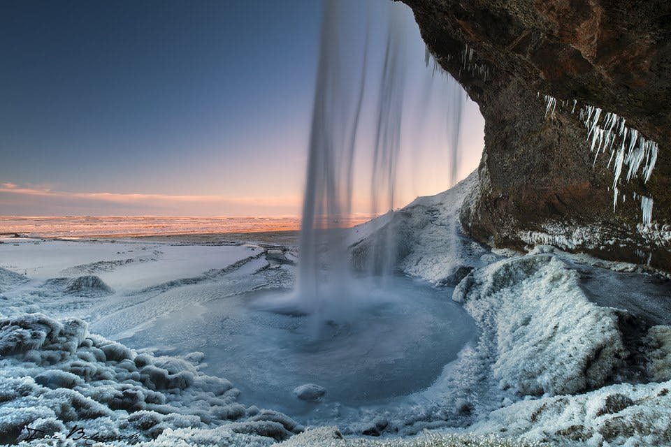 seljalandsfoss-on-the-south-coast-of-iceland-5.jpg.f0808e3d30b87462e0e43d06595ddabe.jpg