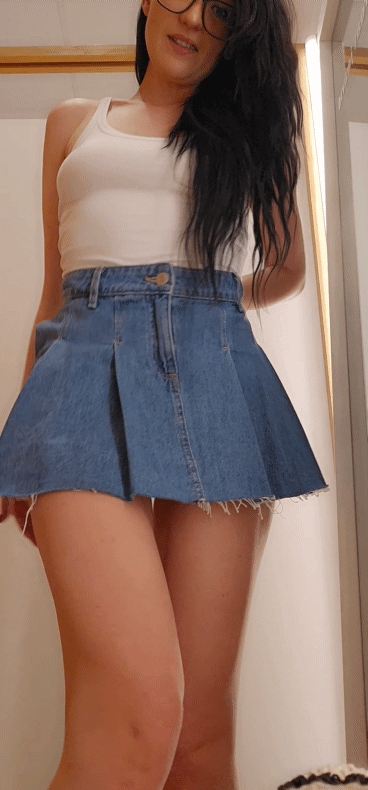 sexy_girls_are_here_18.gif