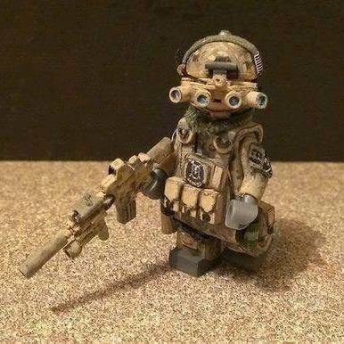 sf halo mini-fig leggo.jpg