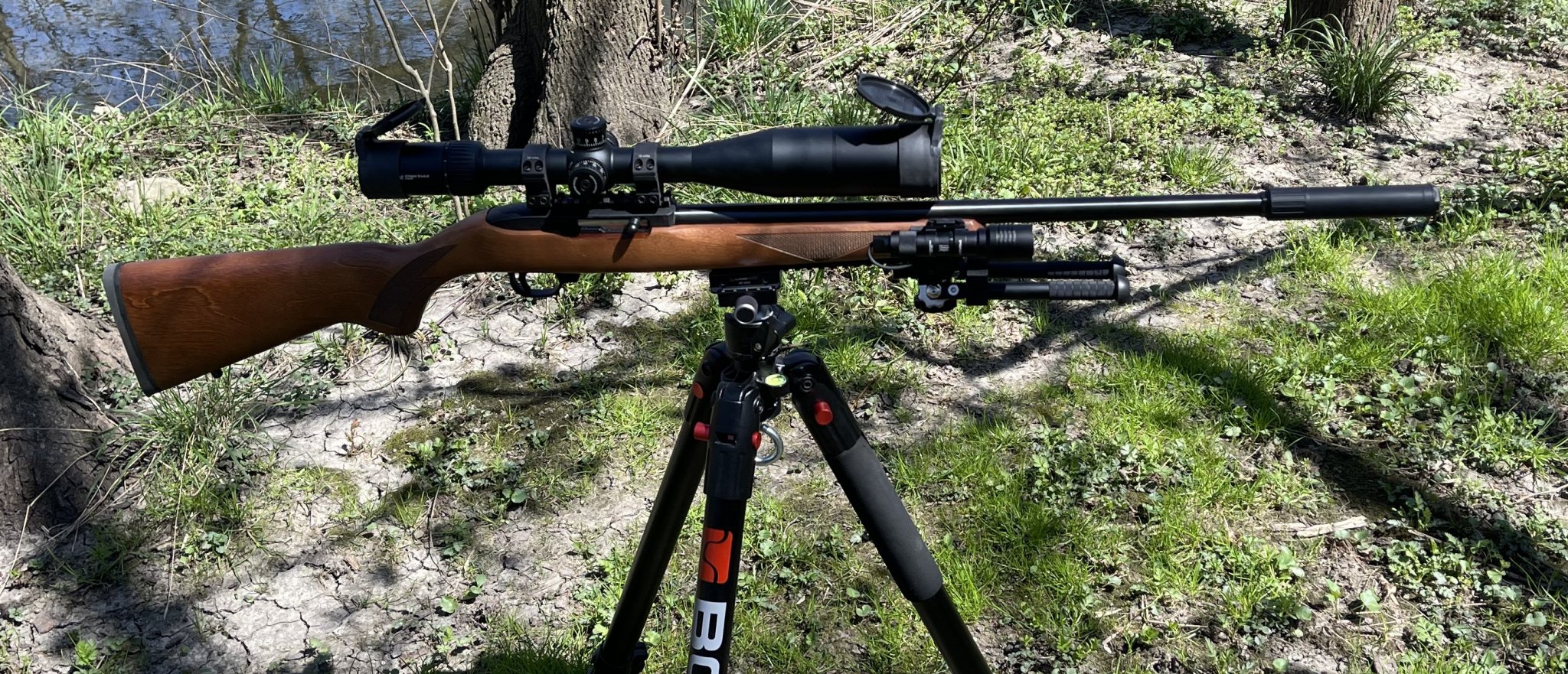 Side view tripod.JPG