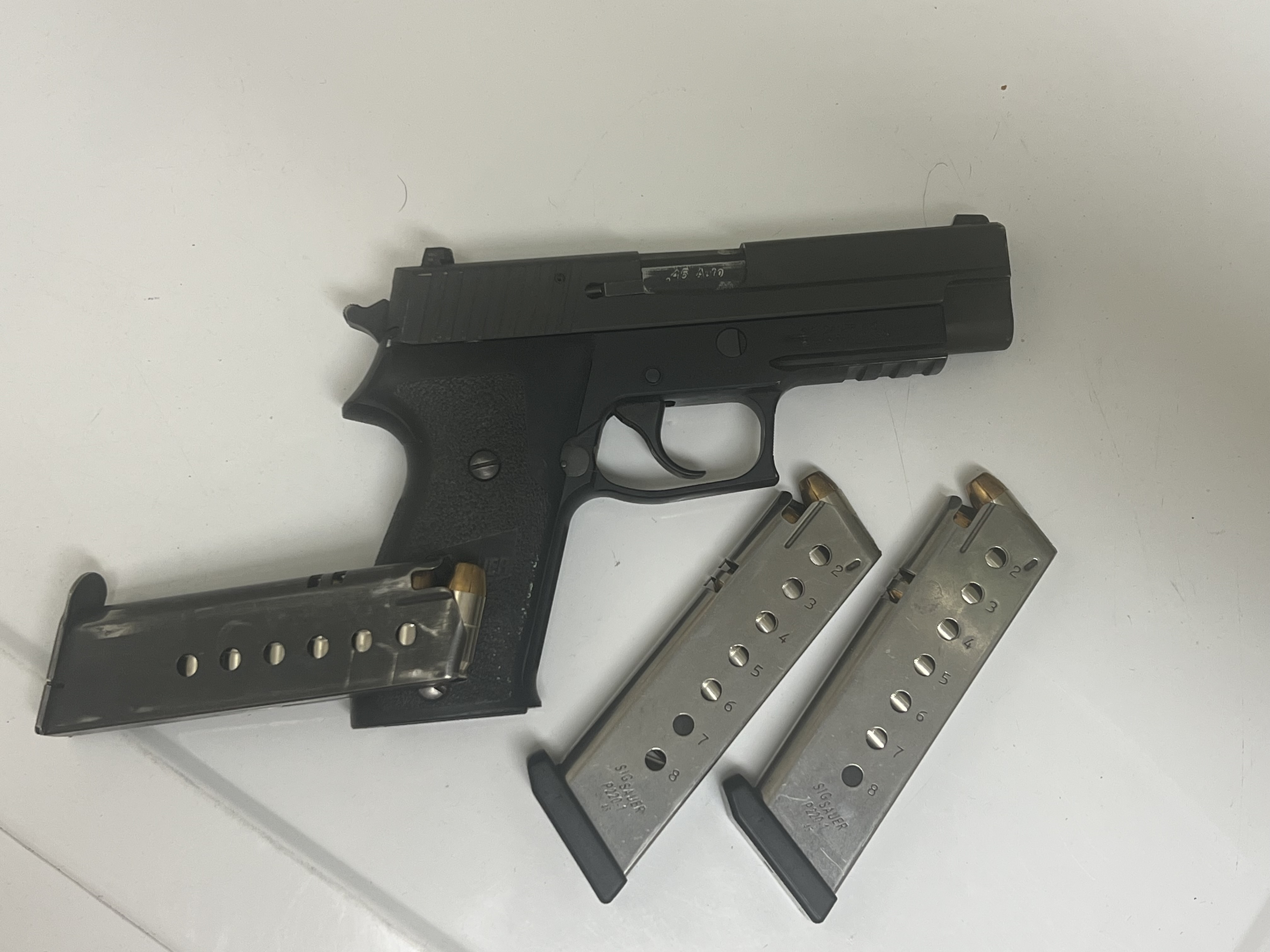Sig P220.jpg
