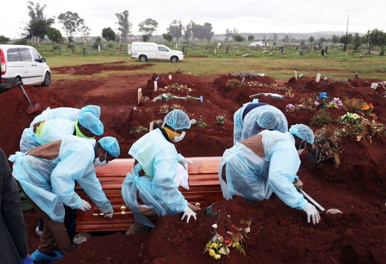 south-africa-coronavirus- Burial Site.jpg