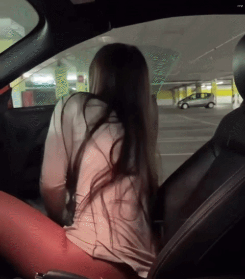 -SUGDXyAJSX.gif