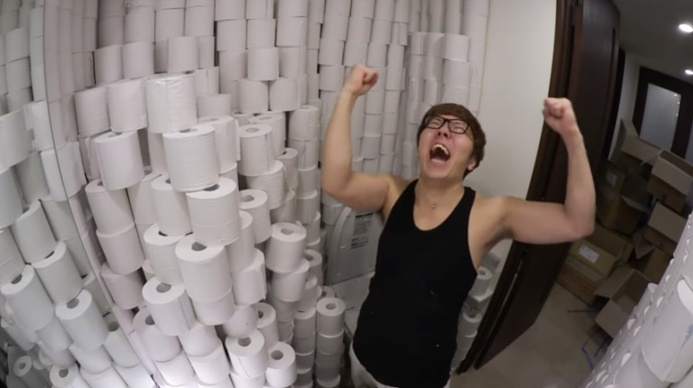 Toilet_paper_mountain.jpg