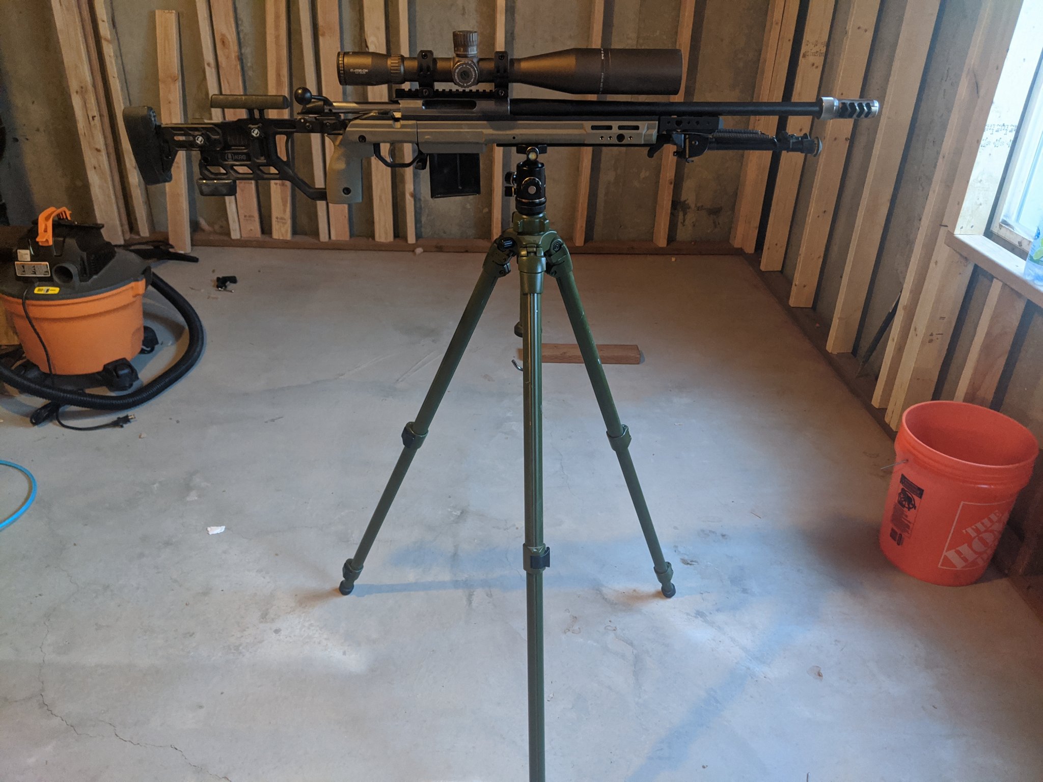 tripod.jpg