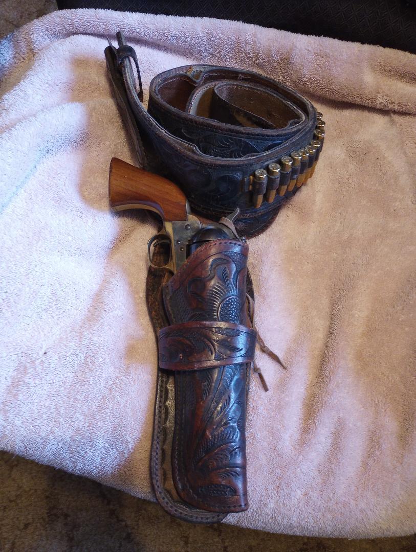 U&G holster.jpg