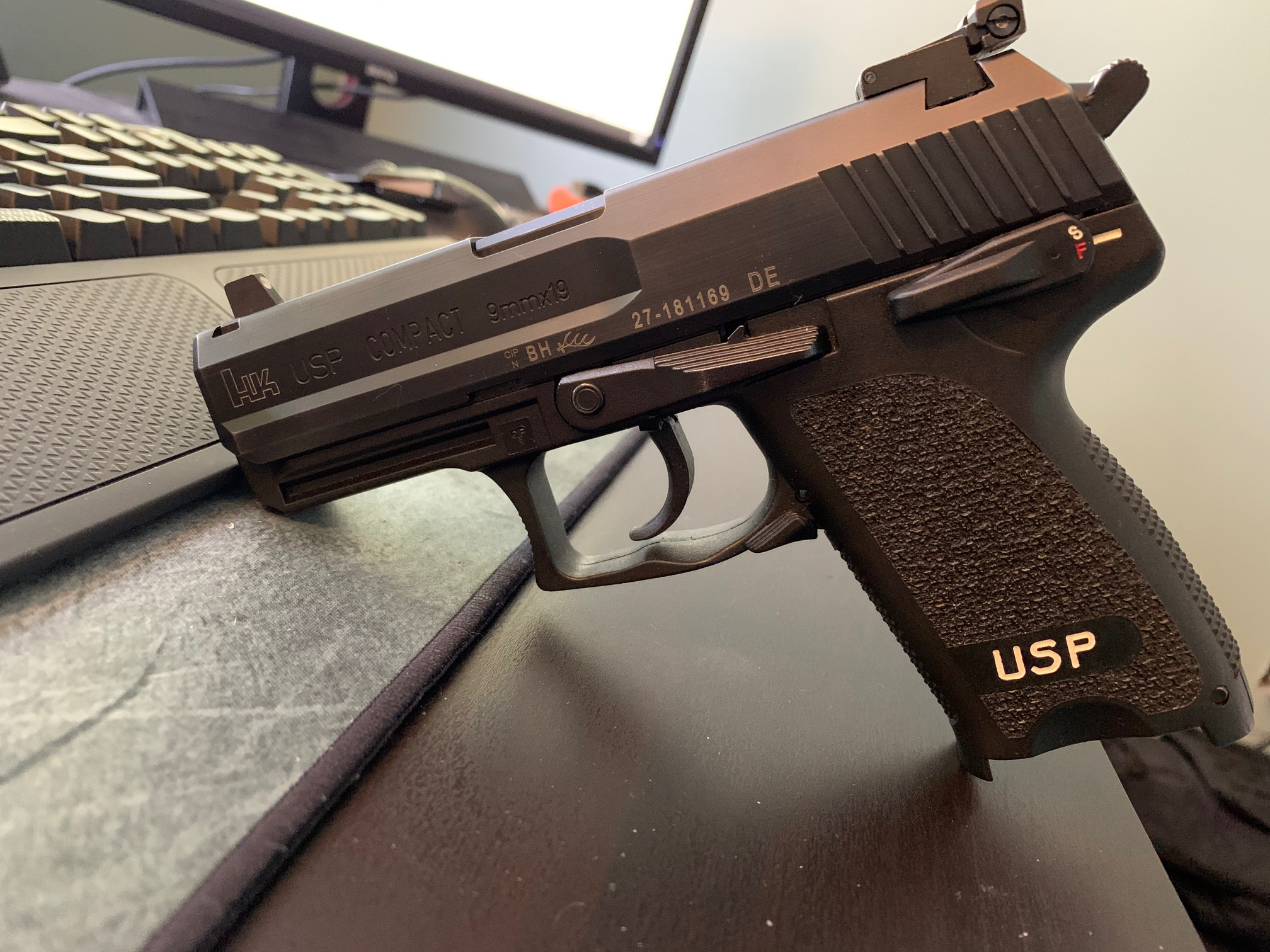 Firearms - HK USP-9 Compact with Threaded Barrel and Suppressor Night  Sights. *Pics