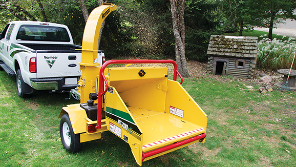 VERMEER-BC700-TRAILER-MOUNTED-GAS-POWERED-WOOD-CHIPPER7.jpg