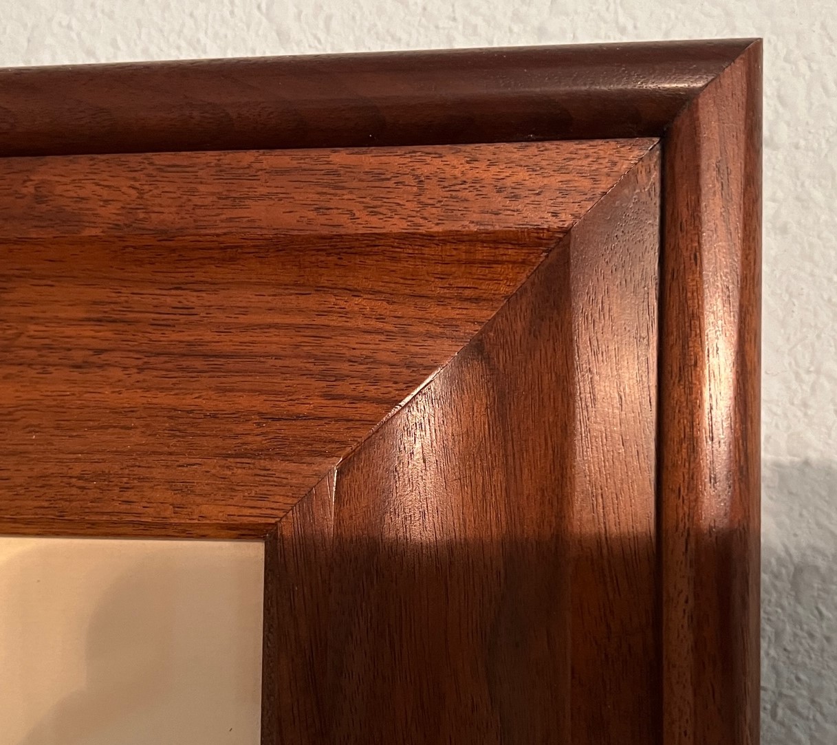 Walnut corner.JPG