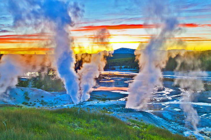 wyoming-pictures-most-beautiful-places-to-visit-norris-geyser-basin.jpg