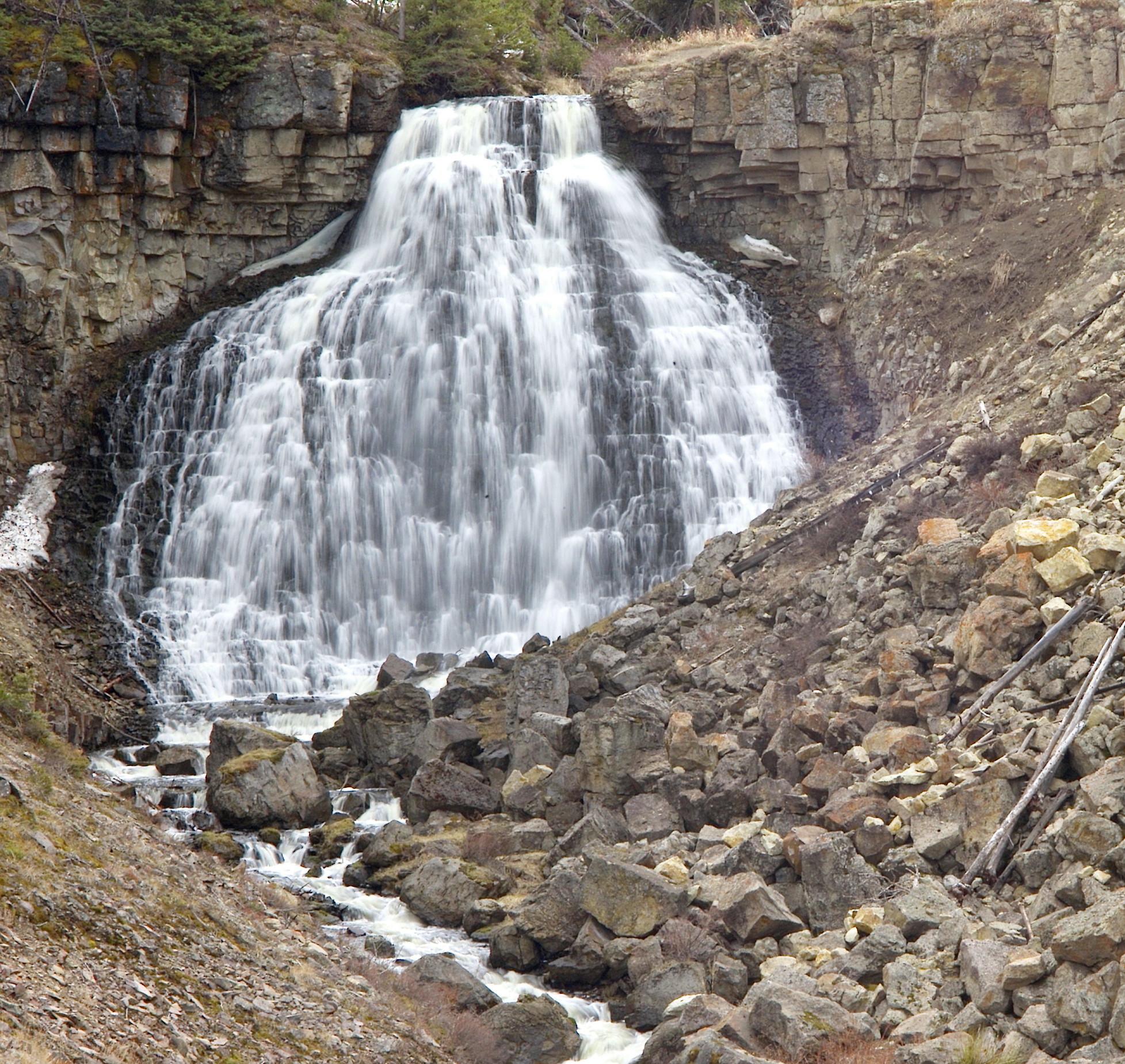 yellowstone falls adjusted.jpg