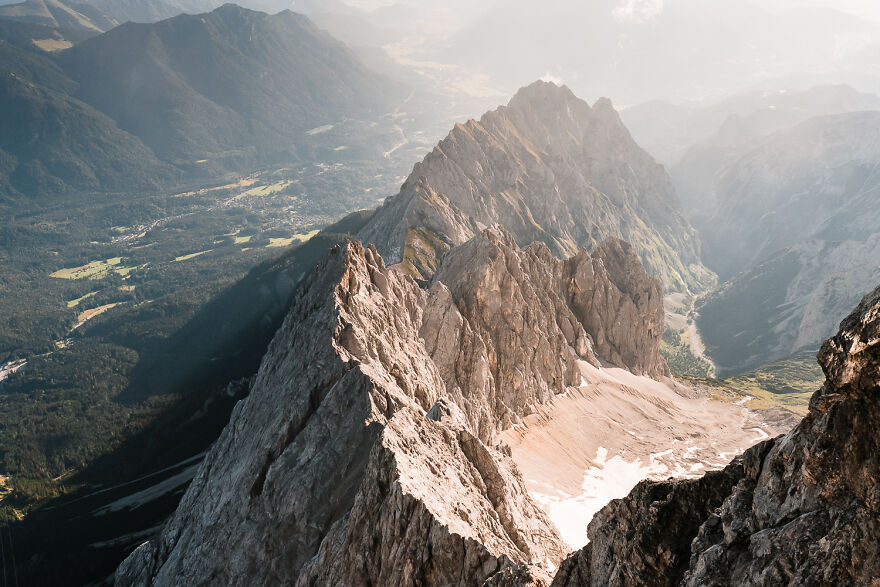 zugspitze-ridgeline-601c15eeb3d6e__880.jpg