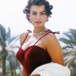 00-promo-sophia-loren-bombshell.jpg