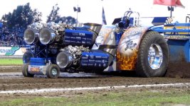 crazy-tractor-pull-with-quad-jet.jpg