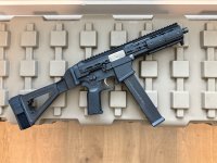 lwrc-smg-1.jpg