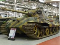1200px-sd_kfz_182_panzerkampfwagen_vi_ausf_b_tiger_2_4536516314.jpg